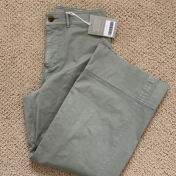 Everlane Lightweight Wide Leg Crop Chino - Picture 8 of 9